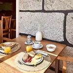 Castrum Villae By Walk Hotel