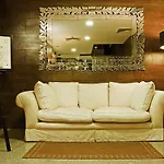 Castrum Villae By Walk Hotel
