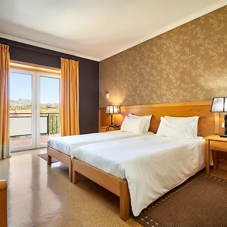 Castrum Villae By Walk מלון 3*