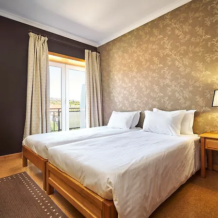 Castrum Villae By Walk 3* קסטרו לבוריירו