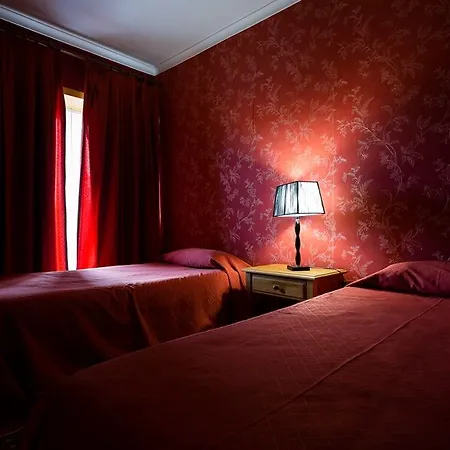 Castrum Villae By Walk מלון 3*