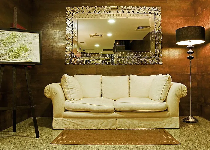 Castrum Villae By Walk Hotel